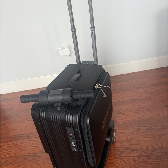 NOBL Black Rolling Suitcase scooter - Picture 5 of 12
